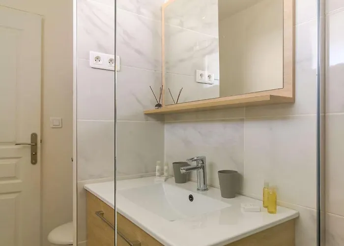 Select'sohome - Pour 4 Personnes Au Lavandou - Proche Plage, Commerces, Restaurants- Gaia Le Lavandou